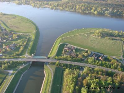 Elbe Seitenkanal / Elbe bei Artlenburg
